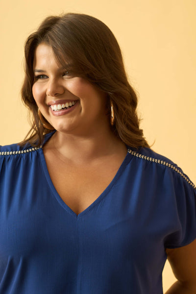 BLUSA COM DETALHE NO OMBRO AZUL CREPUSCULO
