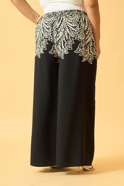 CALCA PANTALONA COM BOLSO RENDA