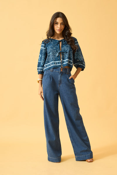 BLUSA COM AMARRACAO FRONTAL E MANGA 3/4 JARDIM BORDADO