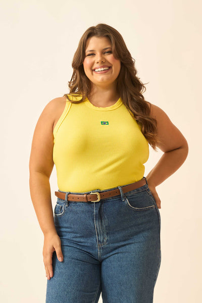 REGATA COM BORDADO RIBANA CANELADA AMARELO