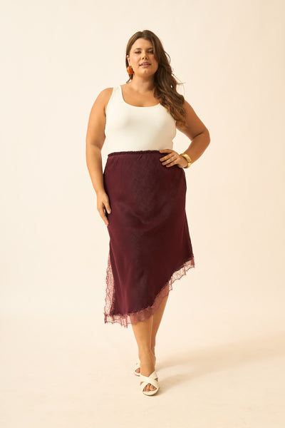 SAIA MIDI COM FENDA E RENDA CRINCLE LISO VINHO