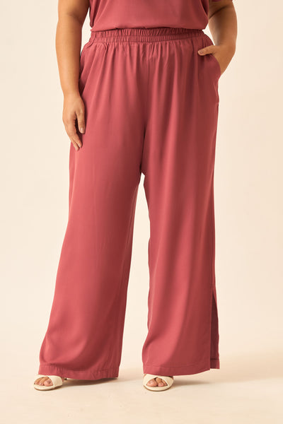 CALÇA RETA COM BOLSO MARSALA