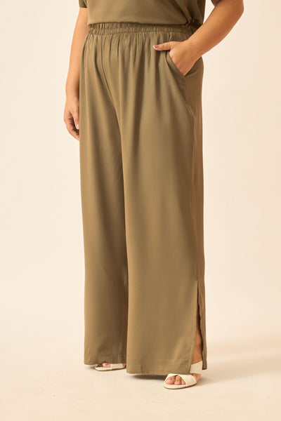 CALÇA RETA COM BOLSO VERDE URBAN