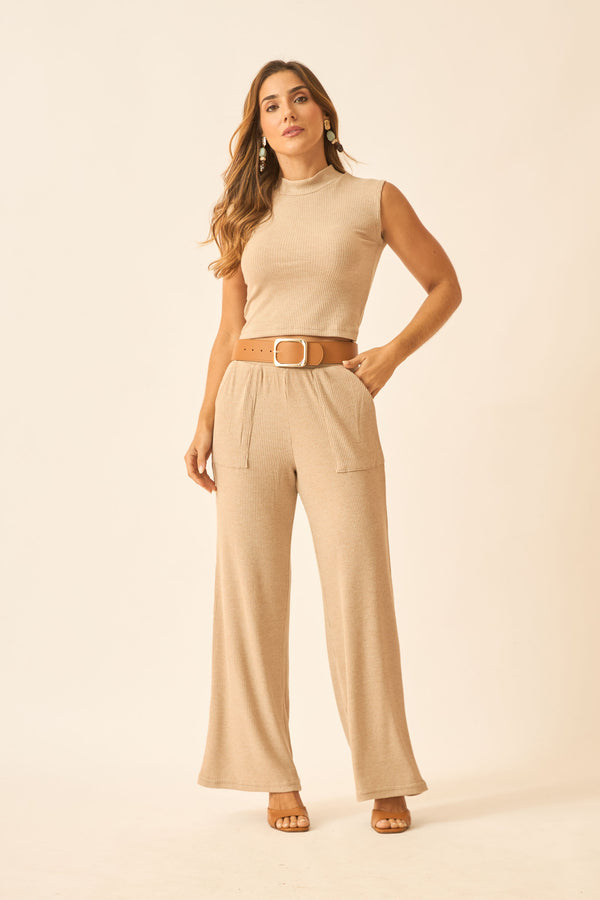 CALÇA RETA COM BOLSO CANELADO CONFORT BEGE