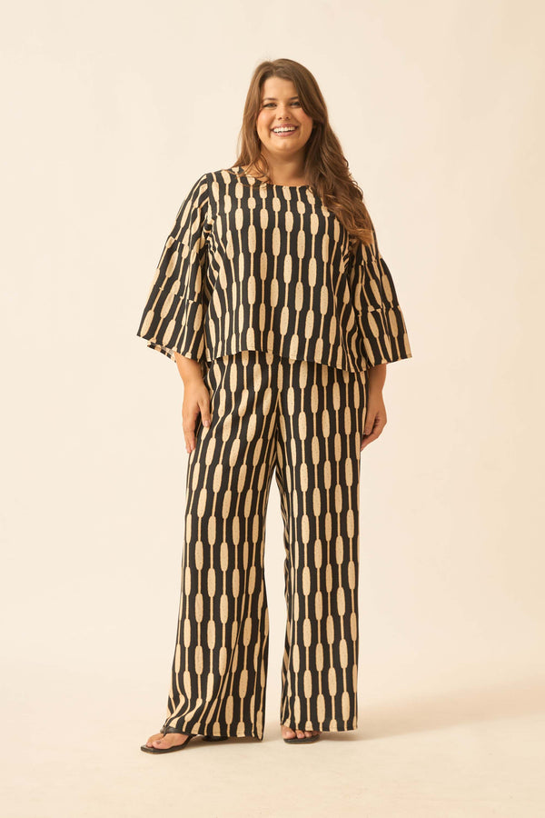 CALÇA RETA COM BOLSO BAMBOO PRETO