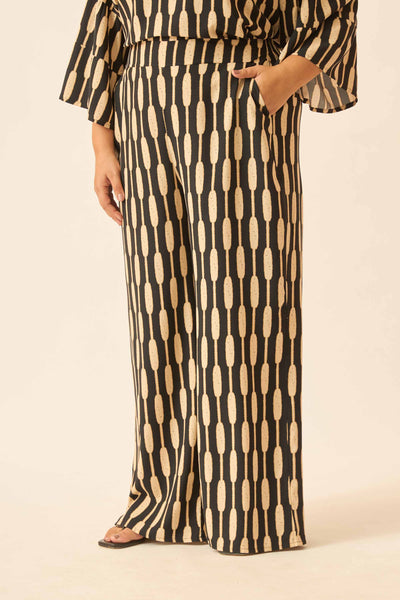 CALÇA RETA COM BOLSO BAMBOO PRETO