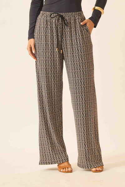 CALÇA RETA COM BOLSO MALHA CANELADA VALENÇA PRETA
