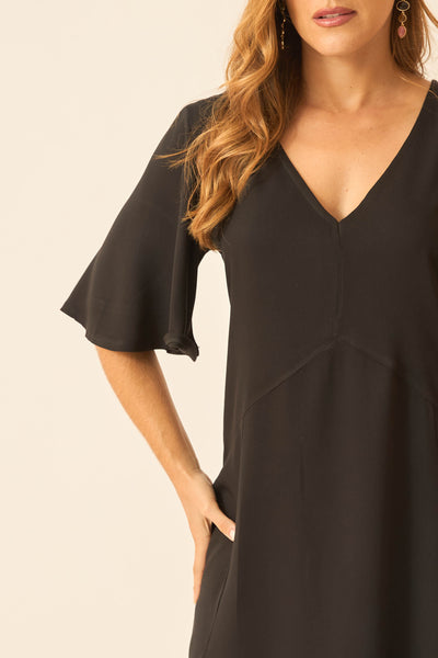 VESTIDO CURTO COM DECOTE V PRETO