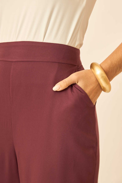 CALÇA RETA COM BOLSO ROXO FRUTADO