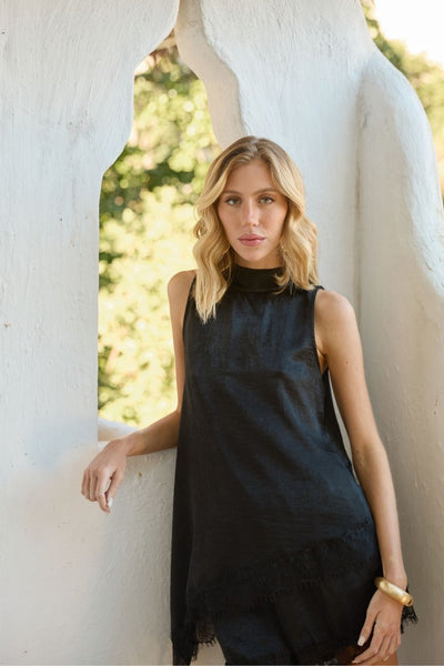 BLUSA ASSIMÉTRICA COM RENDA CRINCLE LISO PRETO