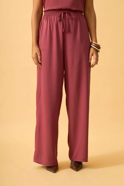 CALCA RETA COM CORDINHA VERMELHO PROFUNDO