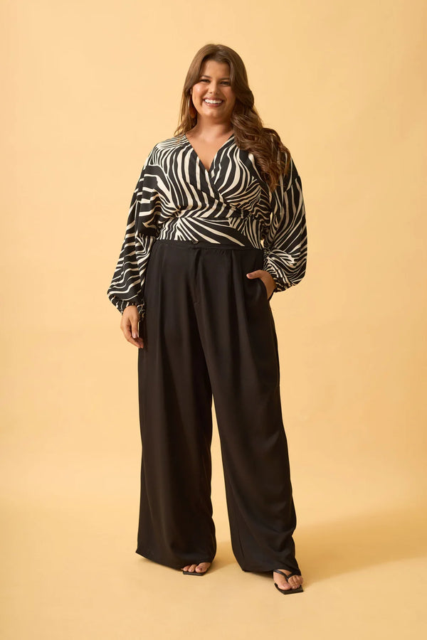 CALCA RETA COM BOLSO TWILL PRETO