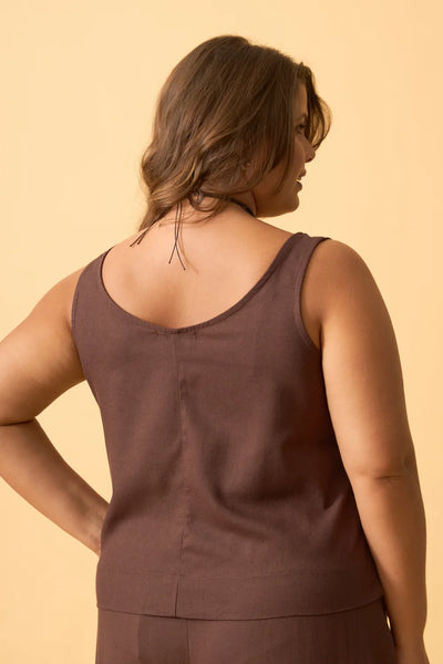 BLUSA COM DECOTE QUADRADO VISCOLINHO MARROM ESCURO