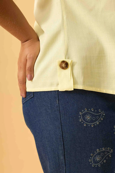 BLUSA COM BOTAO VISCOLINHO AMARELO CERA