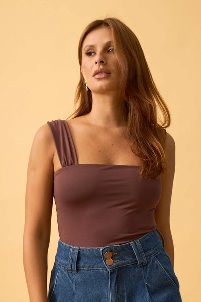 BLUSA COM ACA LARGA EM ROMANTIC MARROM TRUFA