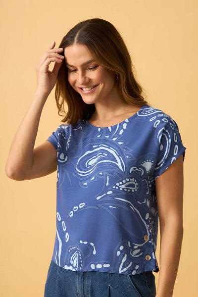 BLUSA COM BOTAO ARABESCO