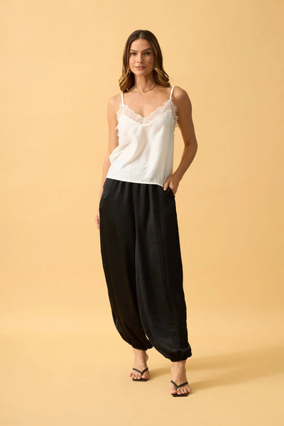 BLUSA DE RENDA E ALÇA CRINCLE OFF-WHITE