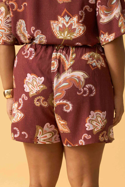 SHORT COM BOLSO E CADARCO FLOR DE VENTO