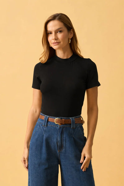BLUSA MODAL COM GOLA PRETO