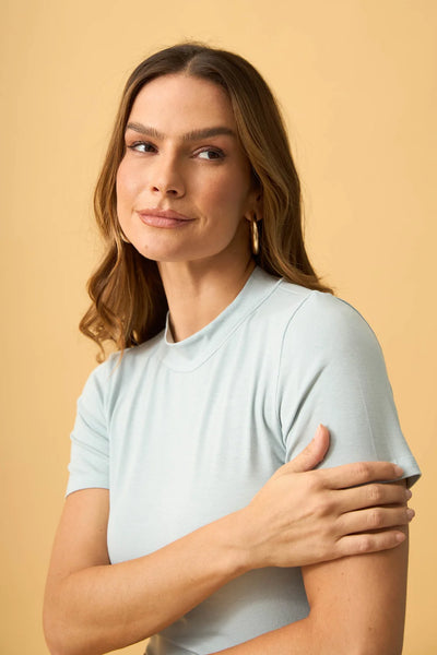 BLUSA MODAL COM GOLA AZUL SUAVE