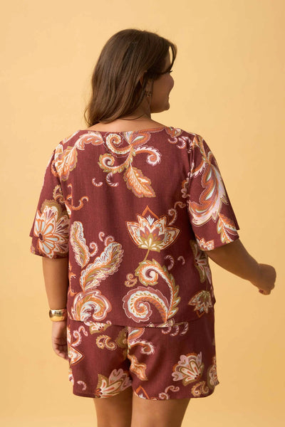 BLUSA COM DECOTE REDONDO FLOR DE VENTO