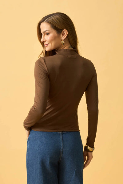 BLUSA COM GOLA SUEDE LIGTH TERRA ESCURA