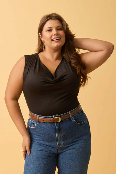 BLUSA COM DECOTE DEGAGE SUEDE LIGHT PRETO