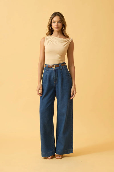 BLUSA COM RETORCIDO NO OMBRO NUDE MEL