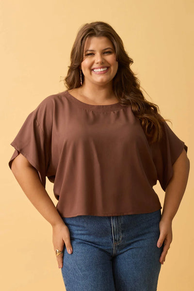 BLUSA LISA COM DECOTE TRUFA