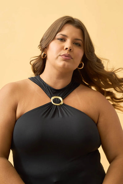BLUSA COM FIVELA NO DECOTE EM POLIAMIDA PRETO