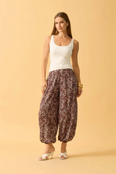 CALCA ALADIM ANIMAL PRINT I MARROM