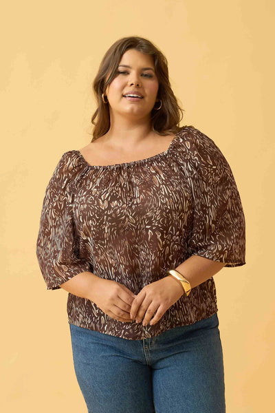 BLUSA OMBRO A OMBRO CHIFFON ANIMAL PRINT II MARROM