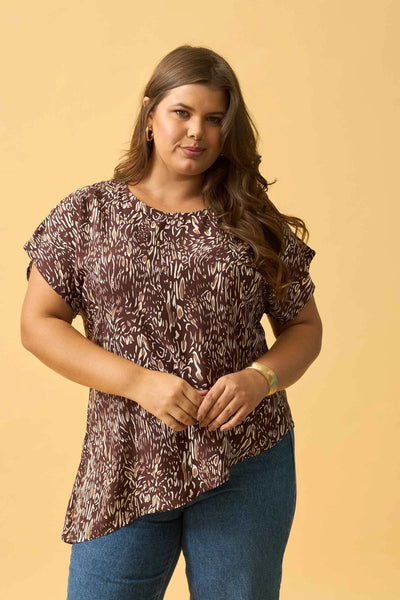 BLUSA ASSIMETRICA COM MANGA JAPONESA ANIMAL PRINT I MARROM
