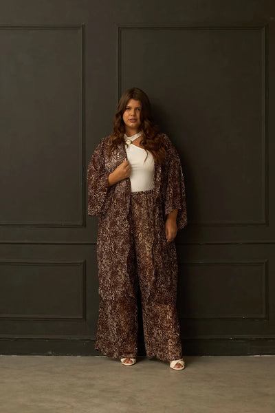 MAXI KIMONO COM RECORTE CHIFFON ANIMAL PRINT II MARROM