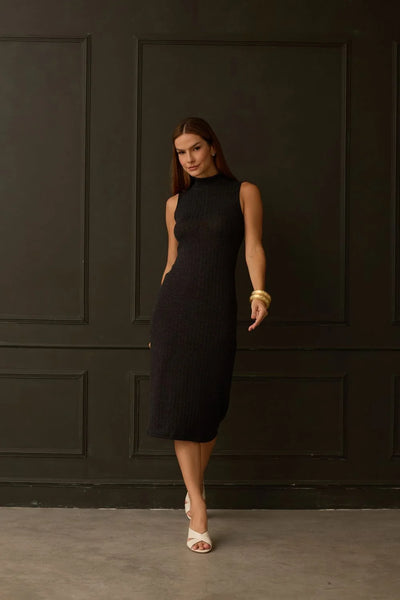 VESTIDO MIDI CANELADA FLANEL COM GOLA PRETO