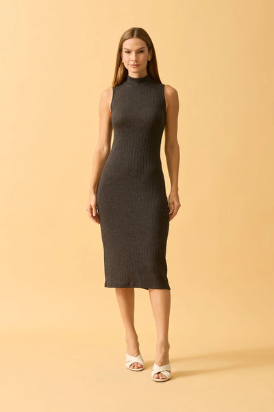 VESTIDO MIDI CANELADA FLANEL COM GOLA PRETO