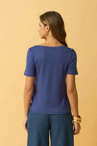 BLUSA COM DECOTE SUEDE LIGHT LISO AZUL CREPUSCULO