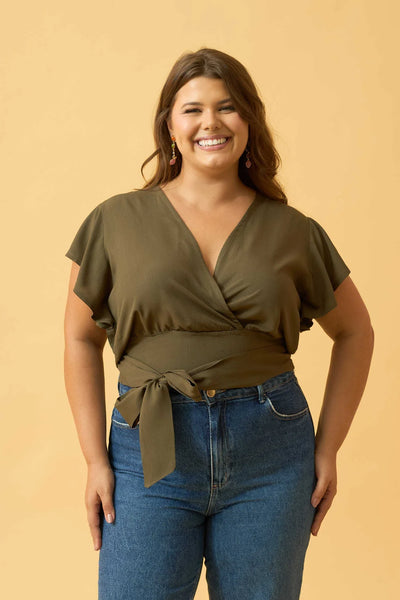 BLUSA TRANSPASSADA COM AMARRACAO OLIVA ESCURO