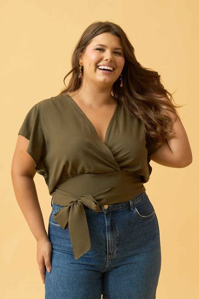 BLUSA TRANSPASSADA COM AMARRACAO OLIVA ESCURO