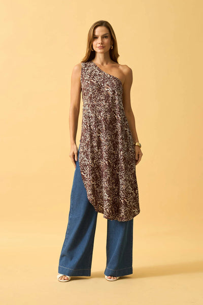 BLUSA ASSIMETRICA UM OMBRO SO ANIMAL PRINT I MARROM