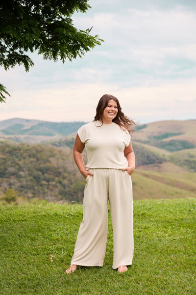 CALÇA RETA COM BOLSO MODAL GENEBRA ALGODÃO