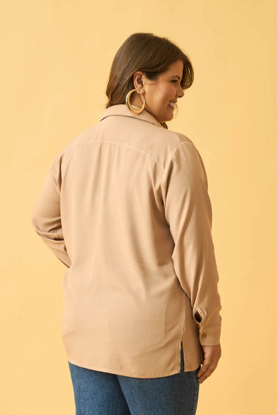 BLUSA SOCIAL COM BOTOES BEGE QUENTE