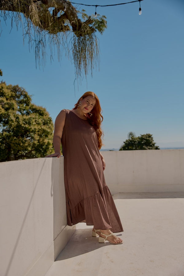 VESTIDO MIDI REGATA COM BABADO ESSENCIAL TRUFA