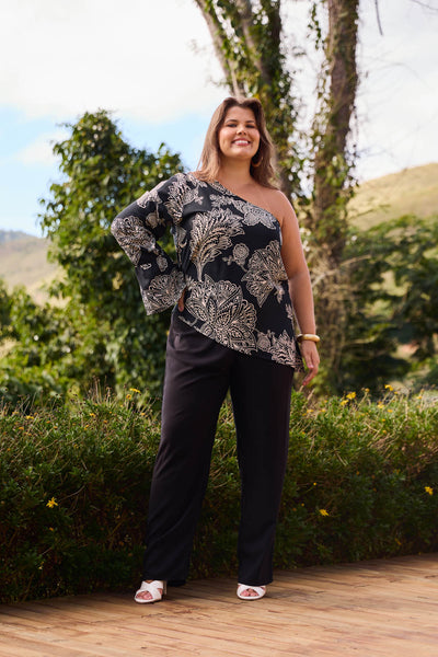 BLUSA ASSIMETRICA UM OMBRO SO FLOR DE RENDA PRETO