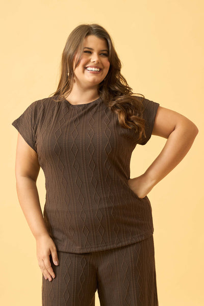 BLUSA COM DECOTE REDONDO JACQUARD TRANÇADO MARROM CHOCOLATE