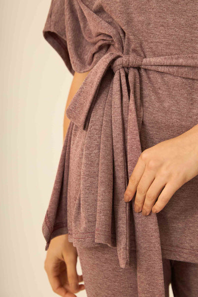 BLUSA PONCHO COM AMARRACAO CANELADO VINHO