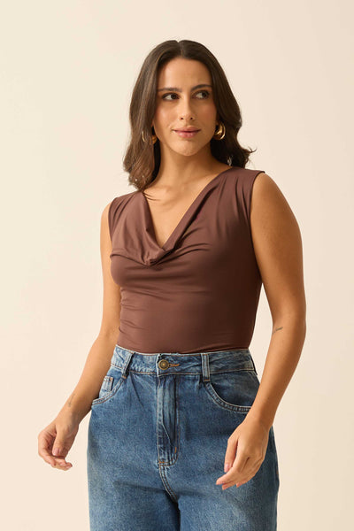 BLUSA COM DECOTE DEGAGÊ EM POLIAMIDA MARROM ESPRESSO