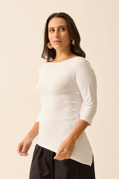 BLUSA MANGA 3/4 ASSIMÉTRICA EM POLIAMIDA OFF