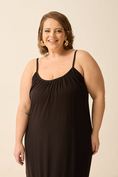 VESTIDO LONGO CROPPED COM BABADO PRETO