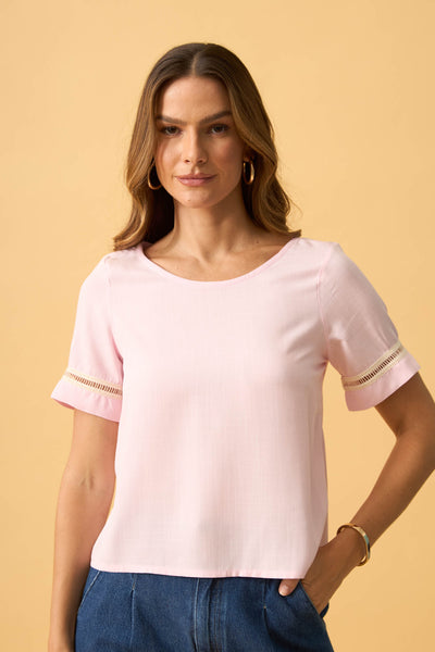 BLUSA COM GUIPIR NA MANGA VISCOLINHO ROSA PALIDO